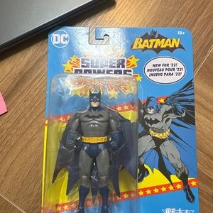 BATMAN ACTION FIGURE.  DC COMICS. SUPERHERO. BATMAN. COLLECTABLE. NEW IN BOX